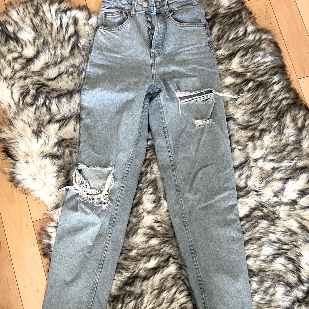 H&M High Wasted Jeans 24/0